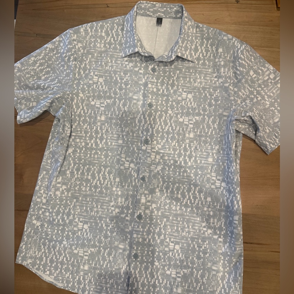 LULULEMON short sleeve button up